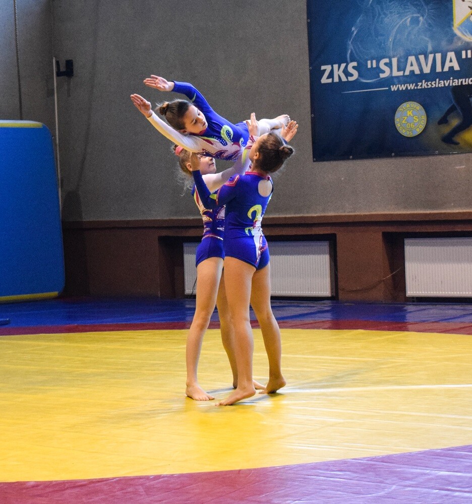 W weekend odbyły się zawody wewnętrzne KPKS Halemba. Ponad 70 dzieci zmierzyło się ze sobą w akrobatyce sportowej.