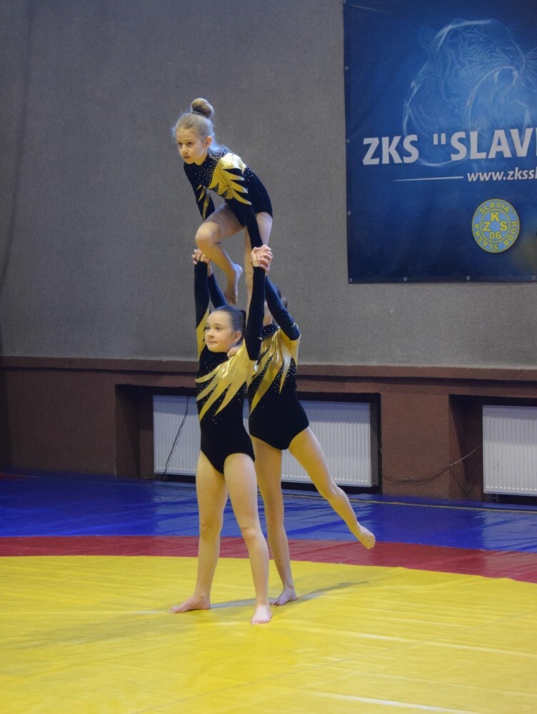 W weekend odbyły się zawody wewnętrzne KPKS Halemba. Ponad 70 dzieci zmierzyło się ze sobą w akrobatyce sportowej.