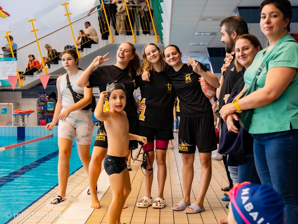 W zawodach zorganizowanych przez UKS Manta Kochłowice wystartowało 180 dzieciaków ze szkółek pływackich z Rudy Śląskiej, Bytomia, Chorzowa i Katowic. / fot. Wojciech Niemiec / Młoda Ruda