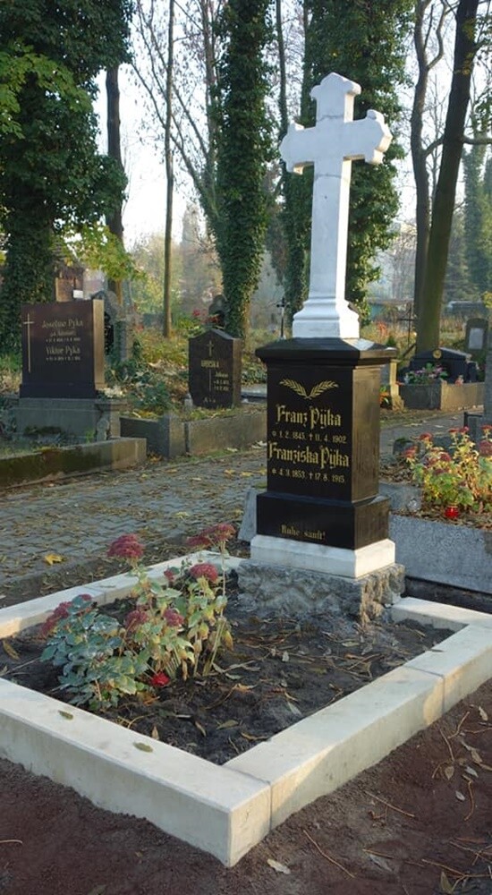 Zbierali datki na ratowanie starego cmentarza w Orzegowie.