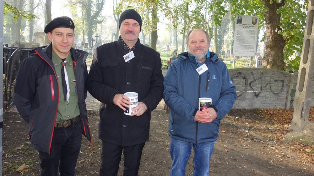 Zbierali datki na ratowanie starego cmentarza w Orzegowie.