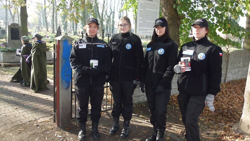 Zbierali datki na ratowanie starego cmentarza w Orzegowie.