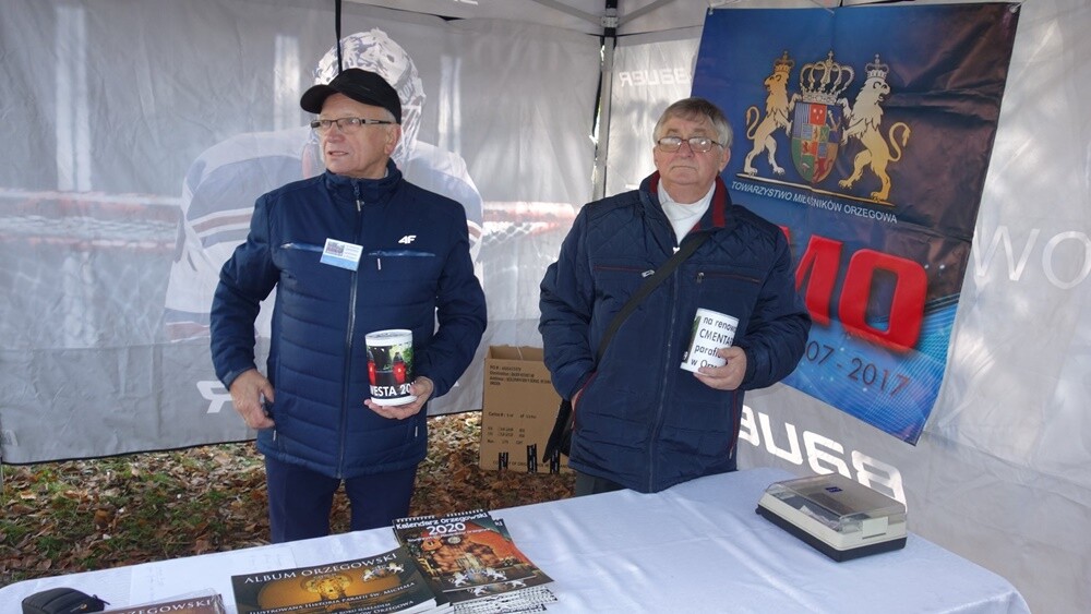 Zbierali datki na ratowanie starego cmentarza w Orzegowie.