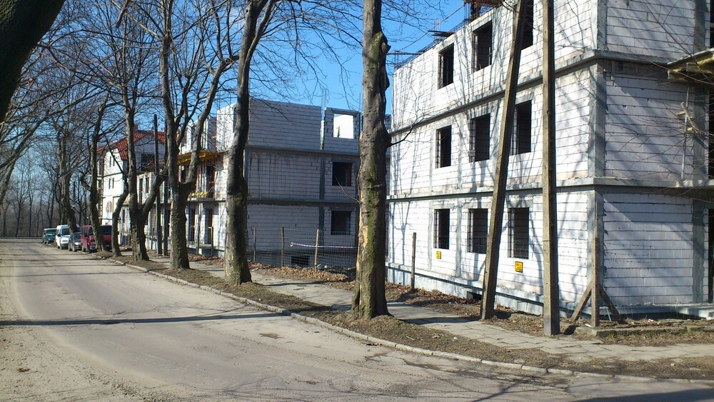 Zespół mieszkaniowy "Platany"