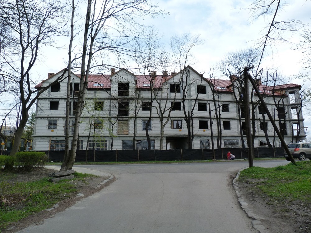 Zespół mieszkaniowy "Platany"