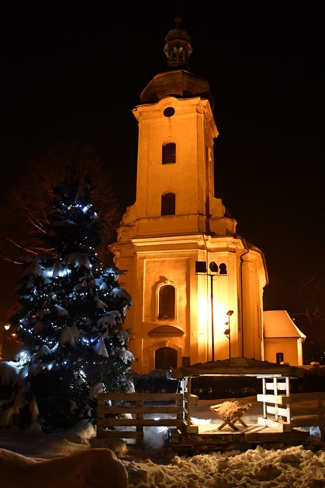 Ostatnie opady śniegu oraz bardzo niskie temperatury spowodowały, że poczuliśmy magię Świąt Bożego Narodzenia. Jak wygląda miasto przysypane śniegiem? Sprawdźcie w naszej galerii!

fot. Jacek Knapik