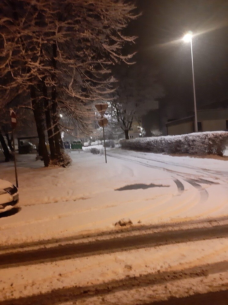 Śnieg zadomowił się u nas chyba na dobre. Zobaczcie, jak prezentuje się Ruda Śląska, przyozdobiona białym płaszczem. 

zdjęcia czytelników