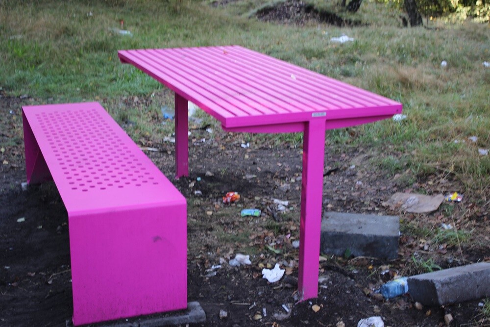 Nie wszyscy potrafią jednak uszanować naszą wspólną własność. Rewitalizacja jeszcze się nie skończyła, a niektóre sprzęty już zostały zniszczone.