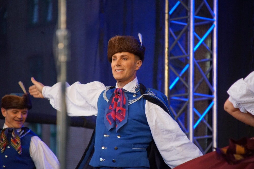 Mija 20 lat od chwili, kiedy w herbie Rudy Śląskiej oficjalnie pojawiła się św. Barbara. Z tej okazji dzisiaj odbyła się uroczysta msza św. w intencji miasta i jego mieszkańców, a po niej na koncert Zespołu Pieśni i Tańca „Śląsk" oraz występ zespołu „Rudzianie”.