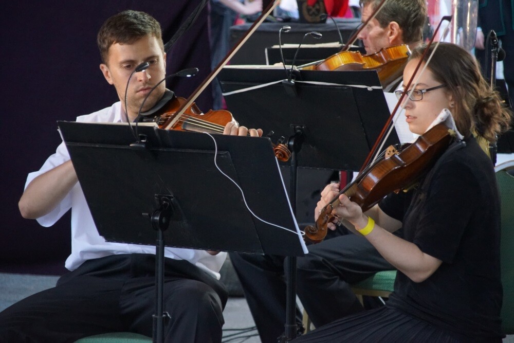 Mija 20 lat od chwili, kiedy w herbie Rudy Śląskiej oficjalnie pojawiła się św. Barbara. Z tej okazji dzisiaj odbyła się uroczysta msza św. w intencji miasta i jego mieszkańców, a po niej na koncert Zespołu Pieśni i Tańca „Śląsk" oraz występ zespołu „Rudzianie”.