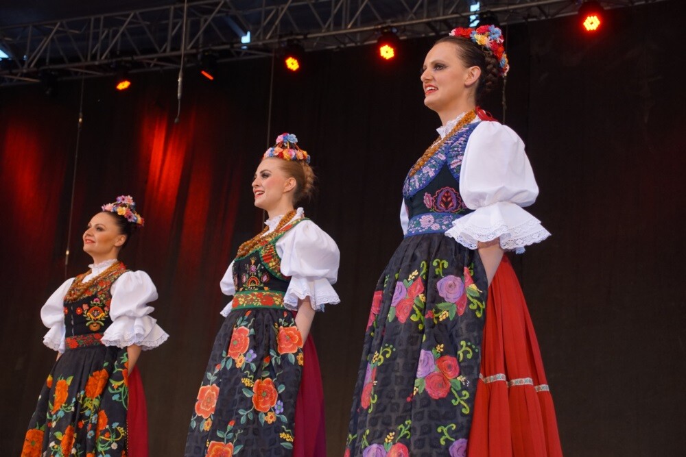 Mija 20 lat od chwili, kiedy w herbie Rudy Śląskiej oficjalnie pojawiła się św. Barbara. Z tej okazji dzisiaj odbyła się uroczysta msza św. w intencji miasta i jego mieszkańców, a po niej na koncert Zespołu Pieśni i Tańca „Śląsk" oraz występ zespołu „Rudzianie”.