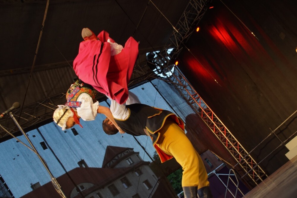 Mija 20 lat od chwili, kiedy w herbie Rudy Śląskiej oficjalnie pojawiła się św. Barbara. Z tej okazji dzisiaj odbyła się uroczysta msza św. w intencji miasta i jego mieszkańców, a po niej na koncert Zespołu Pieśni i Tańca „Śląsk" oraz występ zespołu „Rudzianie”.