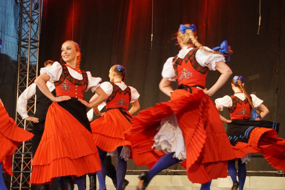 Mija 20 lat od chwili, kiedy w herbie Rudy Śląskiej oficjalnie pojawiła się św. Barbara. Z tej okazji dzisiaj odbyła się uroczysta msza św. w intencji miasta i jego mieszkańców, a po niej na koncert Zespołu Pieśni i Tańca „Śląsk" oraz występ zespołu „Rudzianie”.