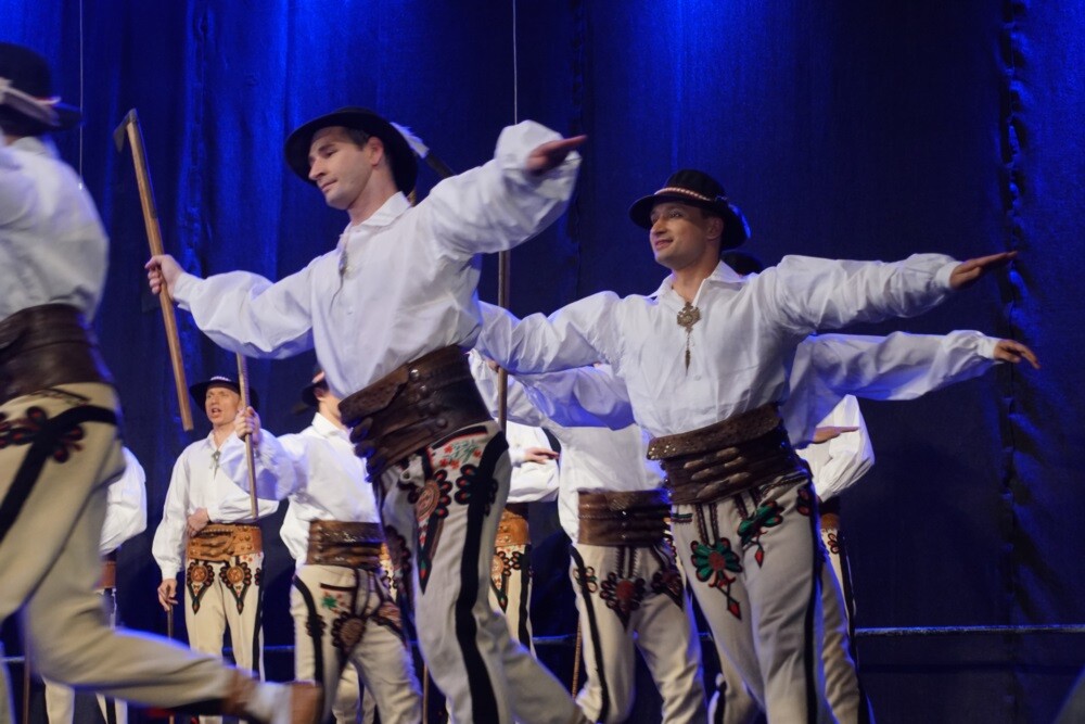 Mija 20 lat od chwili, kiedy w herbie Rudy Śląskiej oficjalnie pojawiła się św. Barbara. Z tej okazji dzisiaj odbyła się uroczysta msza św. w intencji miasta i jego mieszkańców, a po niej na koncert Zespołu Pieśni i Tańca „Śląsk" oraz występ zespołu „Rudzianie”.