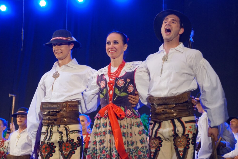 Mija 20 lat od chwili, kiedy w herbie Rudy Śląskiej oficjalnie pojawiła się św. Barbara. Z tej okazji dzisiaj odbyła się uroczysta msza św. w intencji miasta i jego mieszkańców, a po niej na koncert Zespołu Pieśni i Tańca „Śląsk" oraz występ zespołu „Rudzianie”.